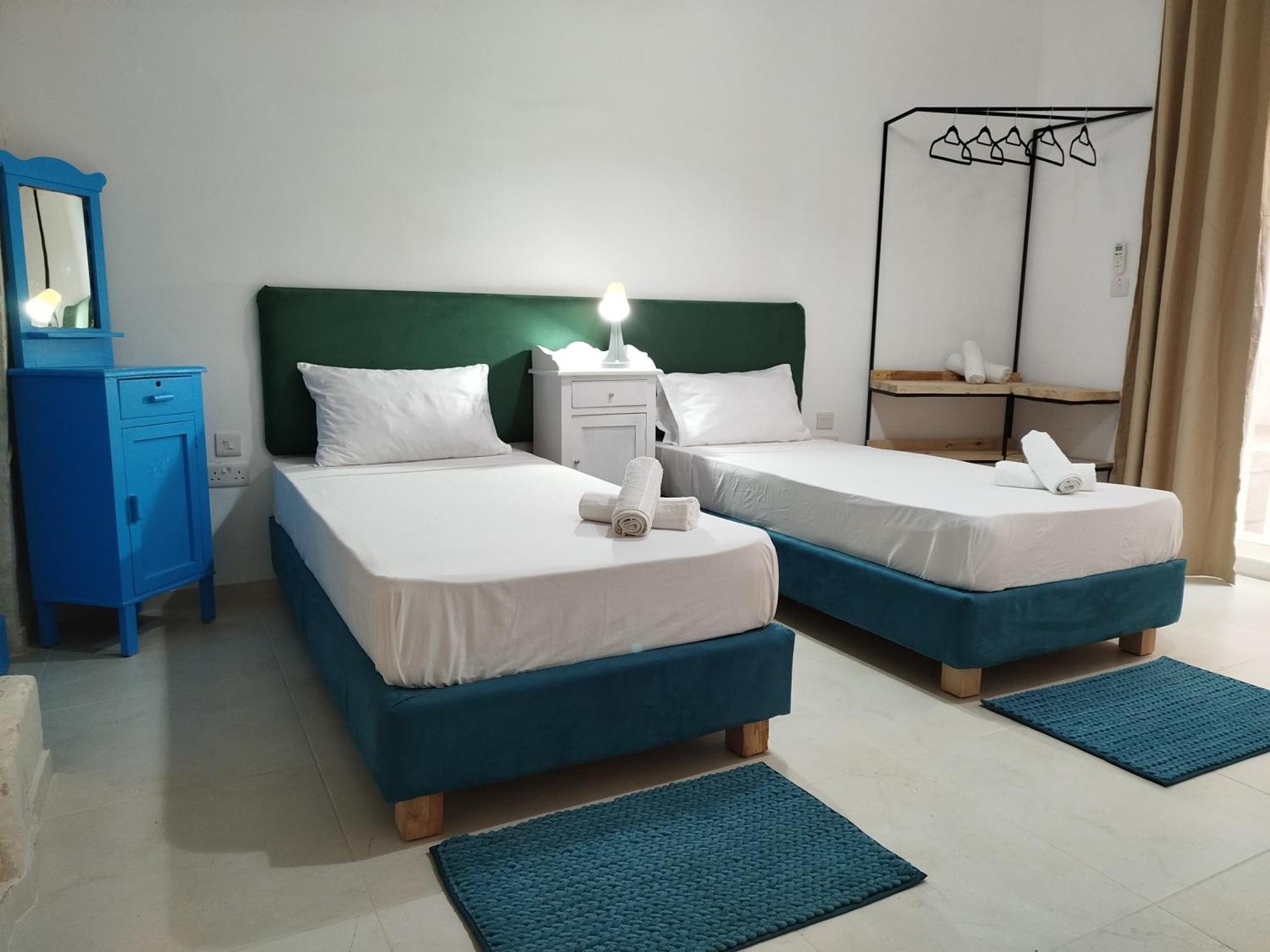 Limestone Sun Suites Sliema Room photo